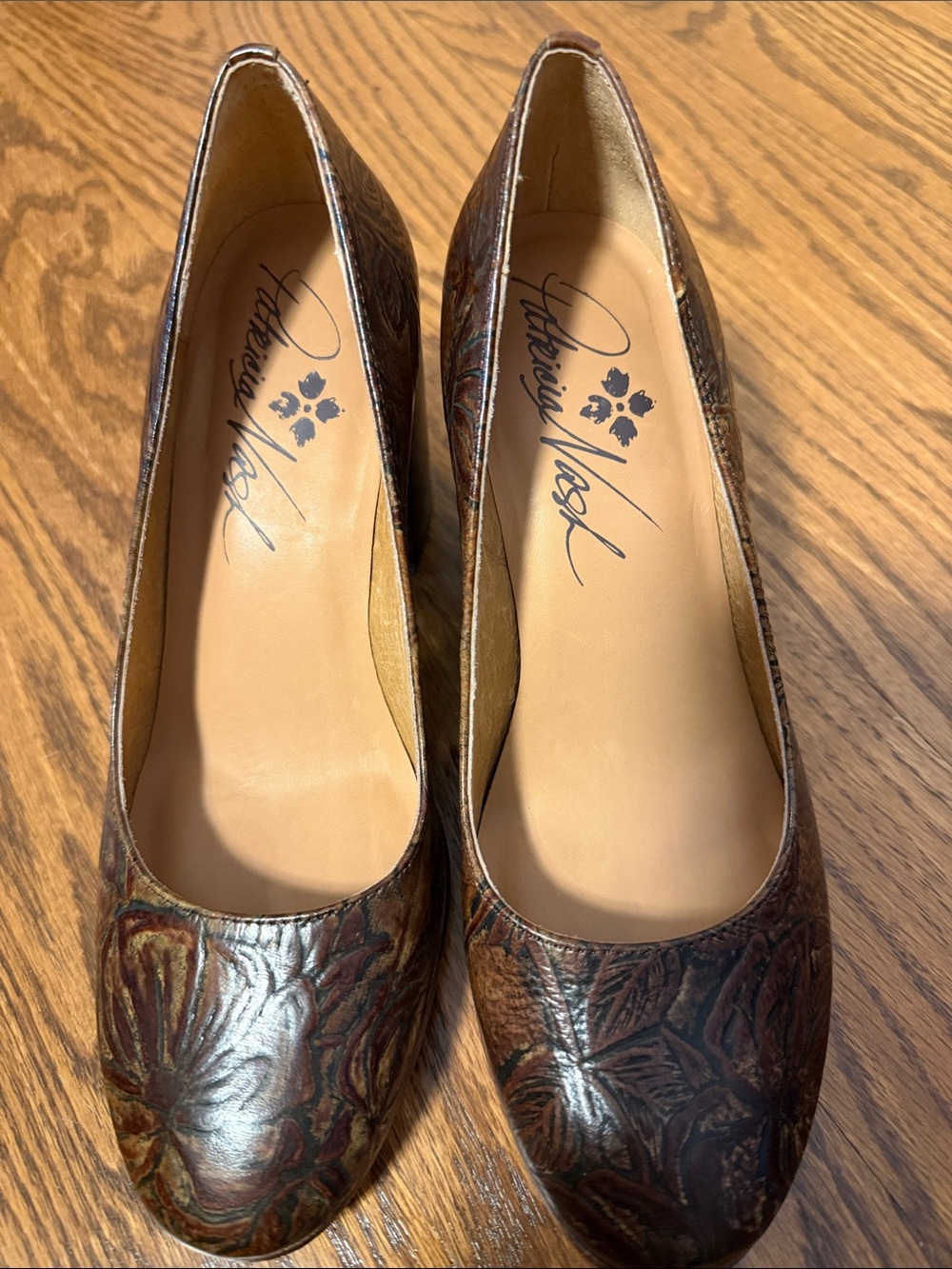 Patricia Nash chunky heeled round toe leather pumps - size 6 - brown